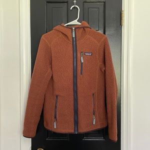 Patagonia fleece medium. Well worn.